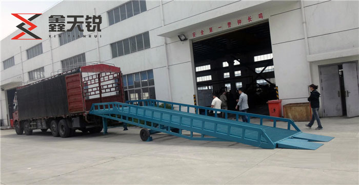 保定移动式登车桥